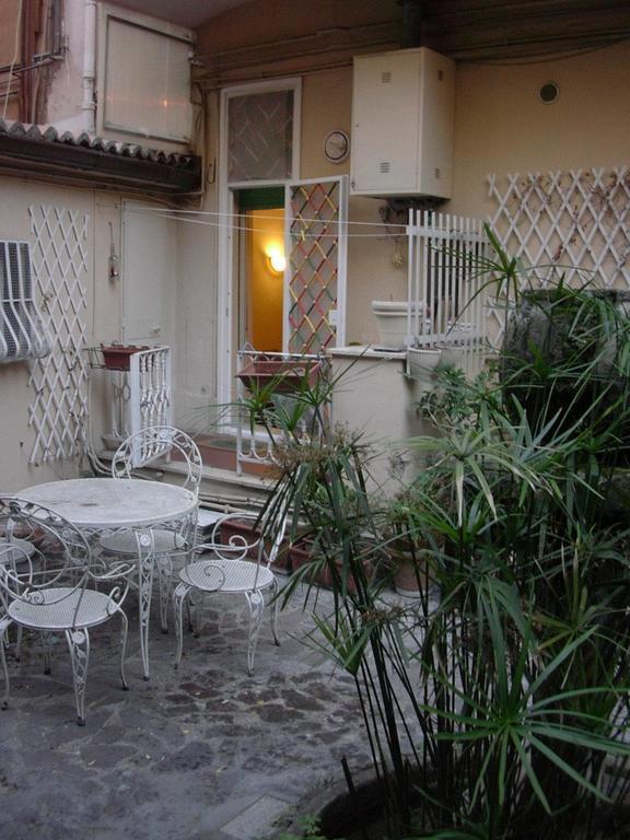 Vacanze Al Colosseo Polveriera Rome Room photo